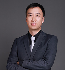 大会主持人：张翼达